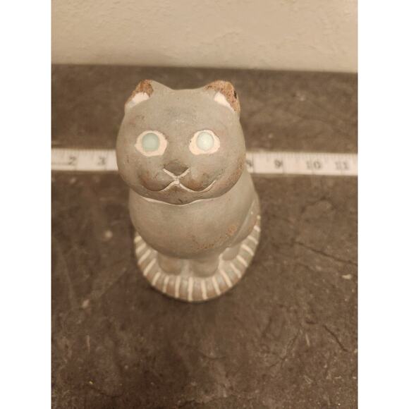 Isabel Bloom Cat Sitting On Pillow Signed Sculpture Glass Eyes 1990 Vintage - Picture 1 of 5